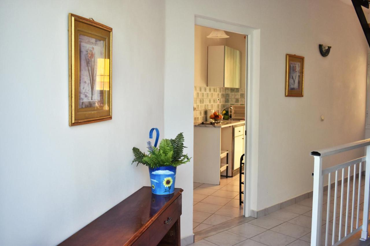 Kuris Studios & Apartments Vasilikí エクステリア 写真